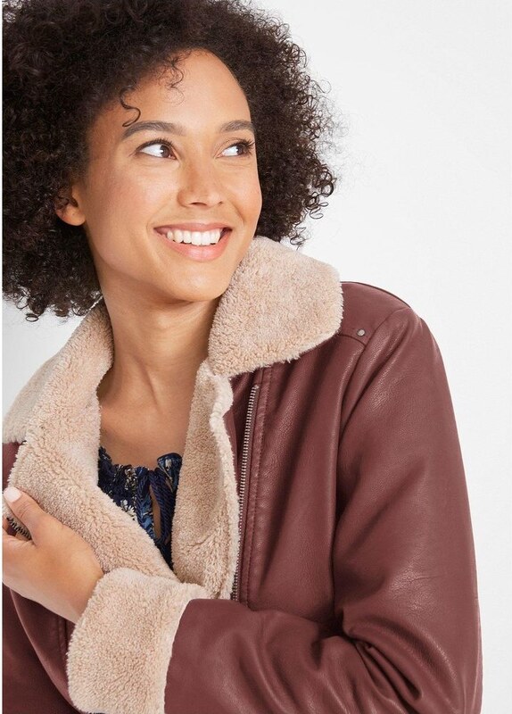 bonprix Giacca in similpelle foderata, Marrone