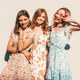tre donne nel vestiti maxi a fiori