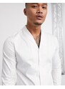 ASOS DESIGN Premium - Camicia slim bianca in rasatello con scollo sciallato-Bianco