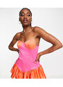 Esclusiva Collective The Label - Tuta corta rosa con volant e coppe arancioni a contrasto-Multicolore