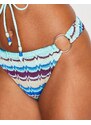 River Island - Slip bikini in maglia blu con motivo a zig-zag e dettaglio ad anello in coordinato