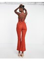 ASOS DESIGN - Tuta jumpsuit in velluto a coste arancione con fascette