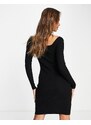 Miss Selfridge - Vestito corto in maglia nera a coste con scollo a cuore e fibbia in strass-Nero
