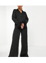 Missguided - Completo pigiama nero con finiture in pelliccia sintetica