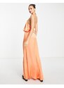Pretty Lavish - Vestito lungo in raso arancione con incrocio sul collo