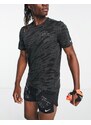 Nike Running - Run Division Rise 365 Dri-FIT - T-shirt grigio scuro