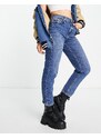 New Look - Mom jeans che esaltano la vita lavaggio blu vintage