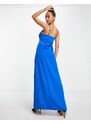 Vero Moda x Victoria Waldue - Vestito con spalline sottili lungo in raso blu con cut-out e spacco sulla coscia