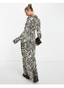ASOS DESIGN - Vestito lungo in raso con stampa neutra zebrata e cintura-Multicolore