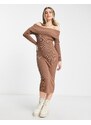 New Look - Vestito midi in maglia color cuoio con scollo Bardot-Marrone
