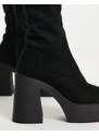 Pull&Bear - Stivali con tacco e plateau neri effetto camoscio-Nero