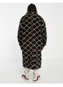 ASOS DESIGN - Cappotto super oversize effetto lana marrone con monogramma
