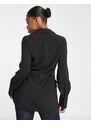 New Look - Camicia nera a maniche lunghe con cut-out e arricciatura-Nero