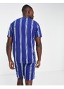 ASOS DESIGN - Pigiama blu navy a righe composto da T-shirt e pantaloncini
