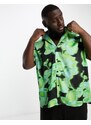 ASOS DESIGN - Camicia comoda in raso con stampa di orchidee verdi e rever pronunciato-Verde