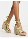 New Look - Zeppe stile espadrilles verde sporco con fascette sottili allacciate sulla caviglia