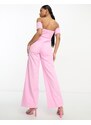 The Frolic - Tuta jumpsuit con fondo ampio rosa arricciata con spalle scoperte