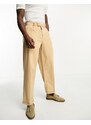 New Look - Pantaloni comodi color cammello con pieghe sul davanti-Neutro