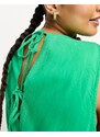 Vero Moda Curve - Tuta jumpsuit in lino verde a pieghe sul davanti con fondo ampio e allacciatura sul retro