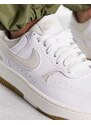 Nike - Gamma Force - Sneakers bianche e color osso chiaro-Bianco