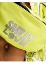 ASOS DESIGN - Collaborazione con Smiley - Marsupio giallo con scritta "Love" laminata