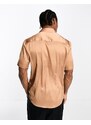ASOS DESIGN - Camicia skinny con maniche risvoltate in raso color bronzo-Brown