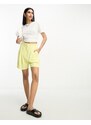 ASOS DESIGN - Pantaloncini in misto lino color limone pallido con cuciture in vita-Giallo