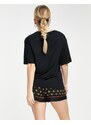 DKNY - Pigiama con t-shirt e pantaloncini in raso nero con logo