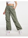 New Look - Pantaloni parachute kaki chiaro-Verde