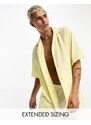 ASOS DESIGN - Camicia comoda leggera testurizzata con rever pronunciato color giallo pallido