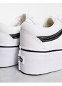Vans - Old Skool Stackform - Sneakers con plateau in pelle bianca con righe laterali nere-Nero