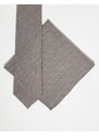 Noak - Cravatta sottile e fazzoletto da taschino marroni con motivo pied de poule-Marrone