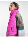 ASOS DESIGN - Sciarpa in maglia rosa personalizzata con iniziale "E"