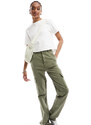 ASOS Tall ASOS DESIGN Tall - Pantaloni cargo slim color kaki con tasche-Verde