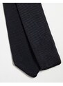 River Island - Cravatta in maglia nera a punta-Nero
