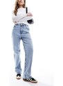 Miss Selfridge - Jeans dritti blu lavaggio medio con tasca a forma di cuore