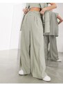 ASOS Edition - Pantaloni sartoriali a fondo super ampio con fascia arricciata in vita color verde crepuscolare in coordinato-Grigio