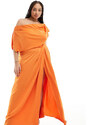 ASOS Curve Esclusiva ASOS DESIGN Curve - Vestito lungo in raso arancione con spalle scoperte e spacco profondo
