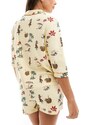 Chelsea Peers - Pigiama con pantaloncini e T-shirt a maniche corte ampie in cotone con stampa tropicale-Giallo